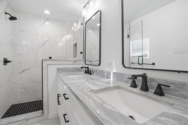 Building Photo - 2228 Goldenrod Ave