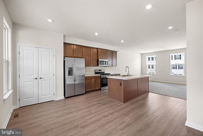 Building Photo - 46 SAND HILLS Dr