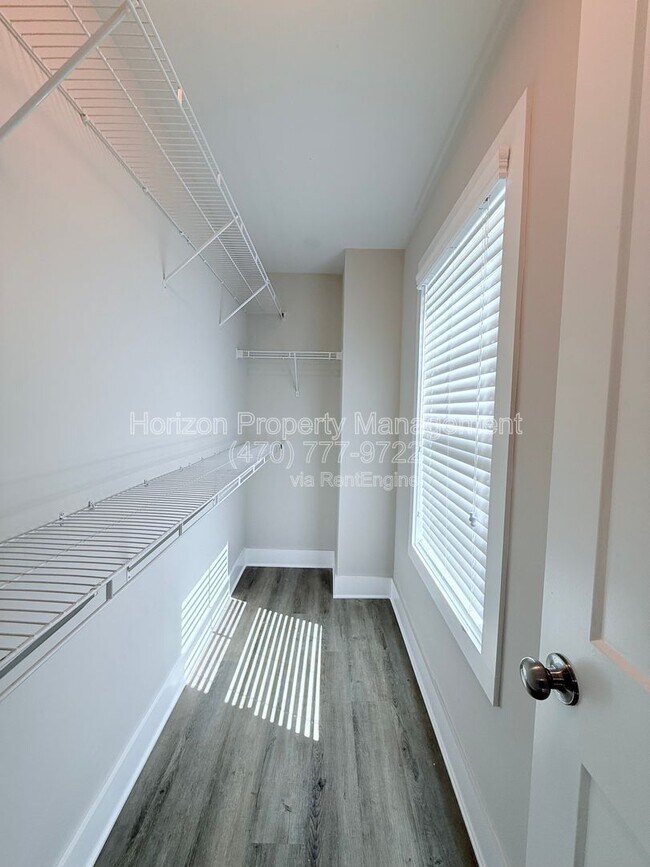 Building Photo - 6710 Sawnee Terrace