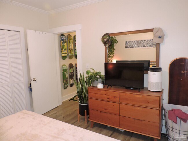 Building Photo - 19 N C St