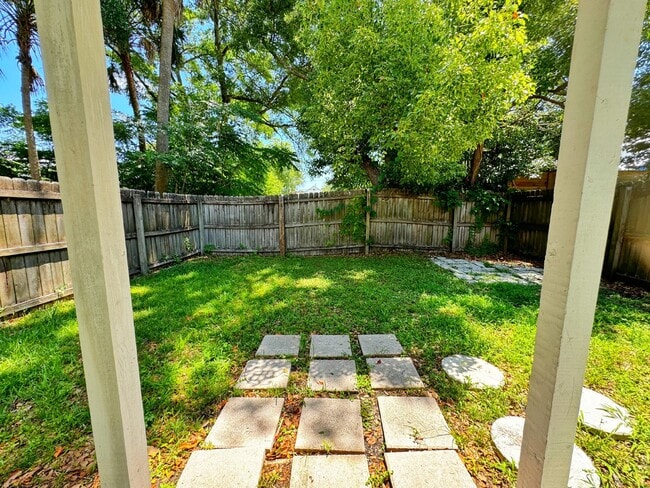 Building Photo - Newly remodeled Licolnville cottage in historic downtown St. Augustine