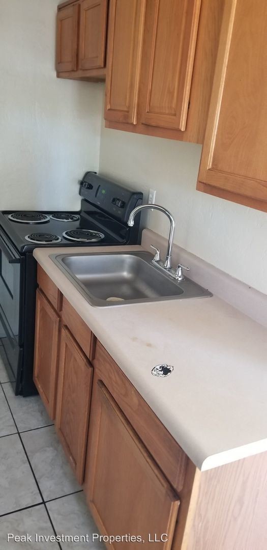 Building Photo - 201 N 16th Ave