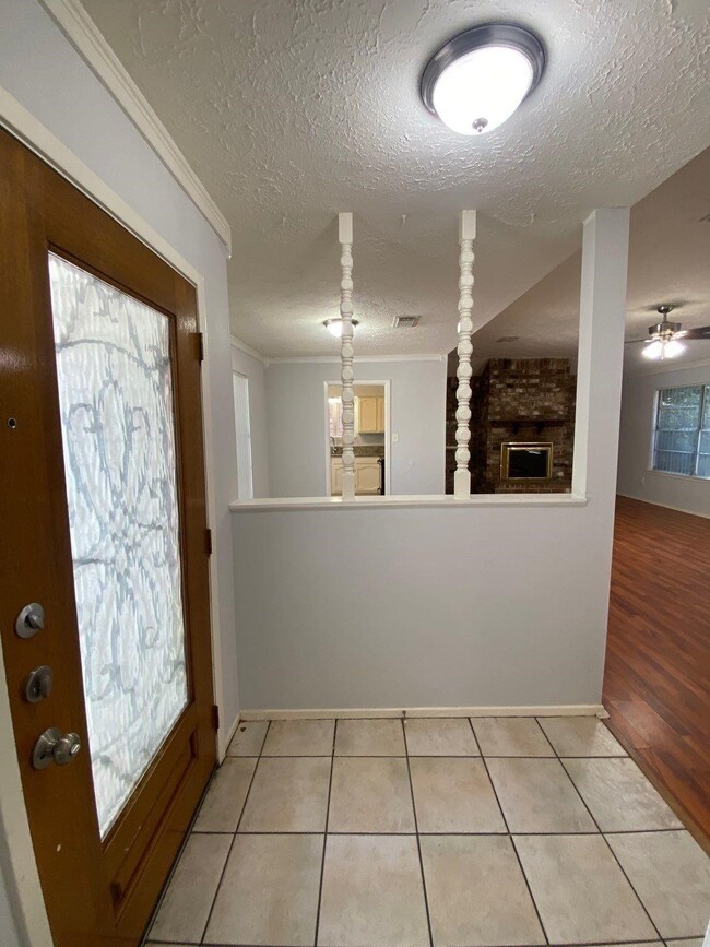 Building Photo - 6406 Brookgate Dr