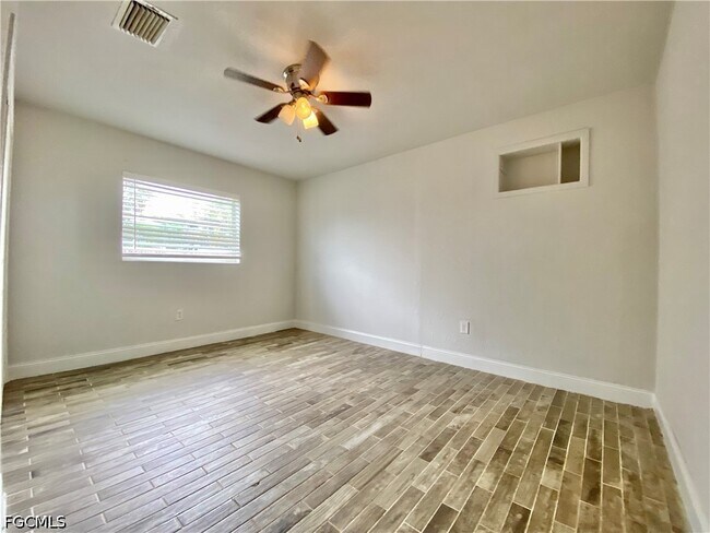 Building Photo - 106 Leeland Heights Blvd W