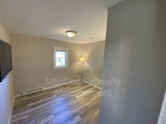 Building Photo - 205 N Irving Ave