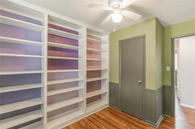 Building Photo - 718 Highland Pkwy