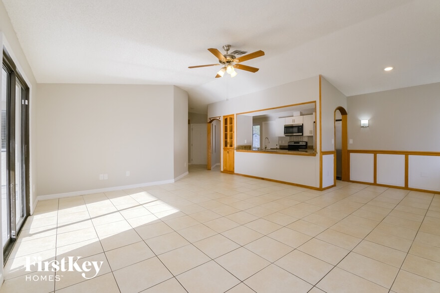 Building Photo - 4544 Weasel Dr