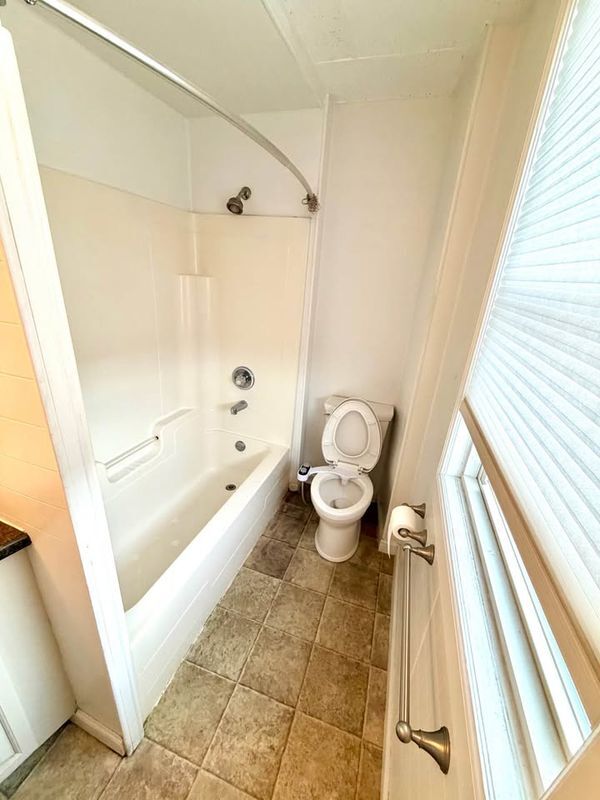 Building Photo - 324 Broadway