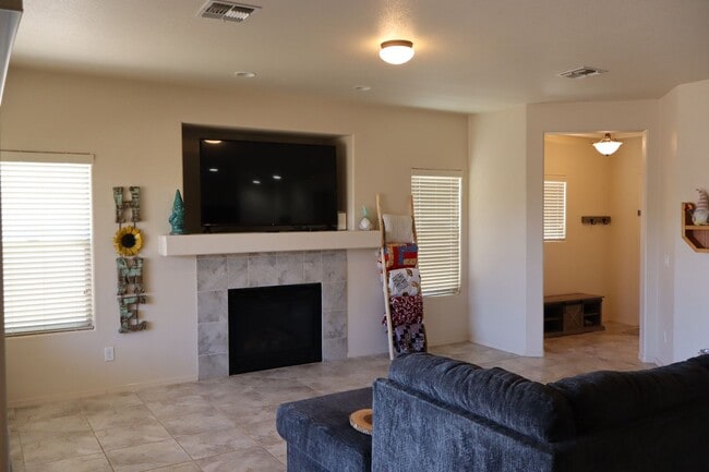 Building Photo - 5483 Waco Dr