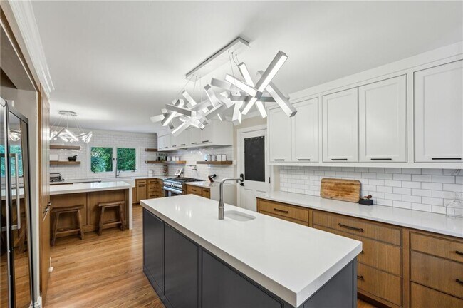 Building Photo - 1130 Angelo Ct NE