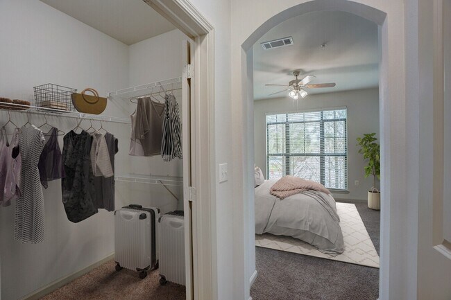 Building Photo - High-End Living, Perfectly Executed!