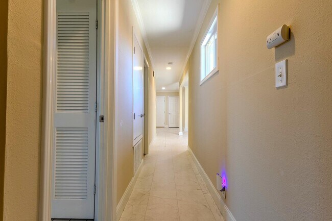 Building Photo - 6522 Maywood Ln