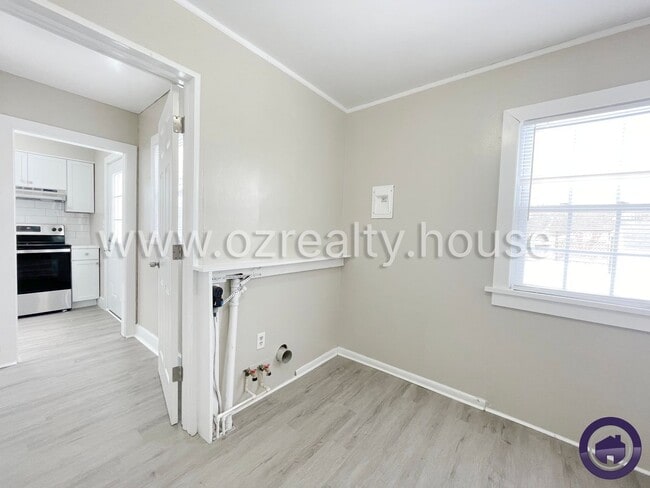 Building Photo - 5344 Claxton St