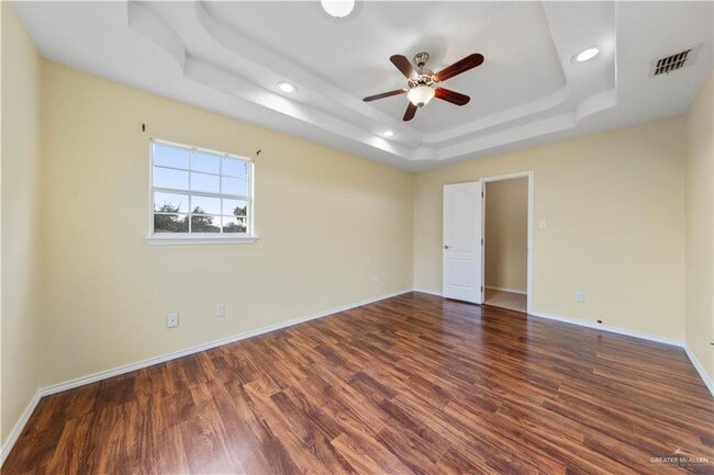 Building Photo - 3005 Treasure Haven Dr