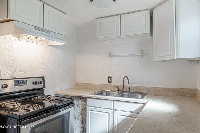 Building Photo - 8306 Galveston Ave