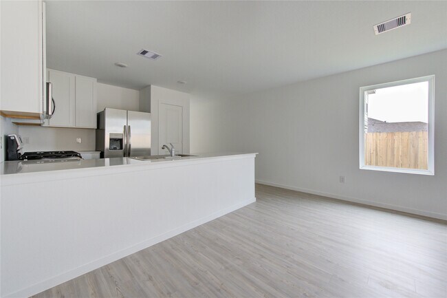Building Photo - 26811 Prairie Smoke Ln