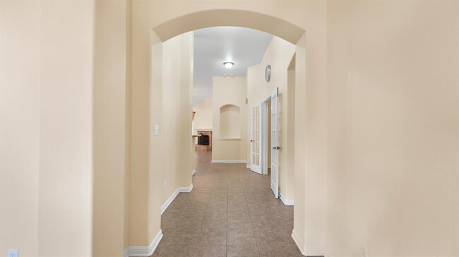 Building Photo - 7808 Alophia Dr