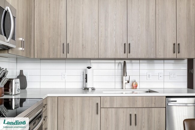 Building Photo - 151 S State St