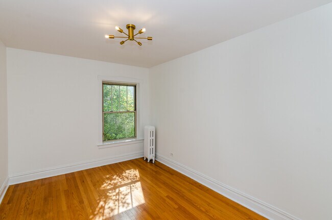 Building Photo - 407 S East Ave