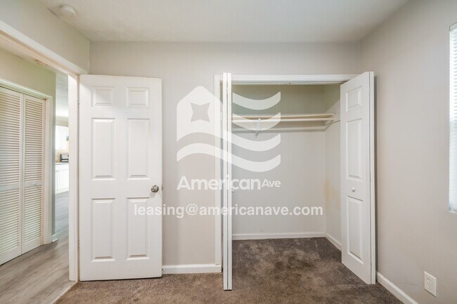 Building Photo - 3608 N Sadlier Dr