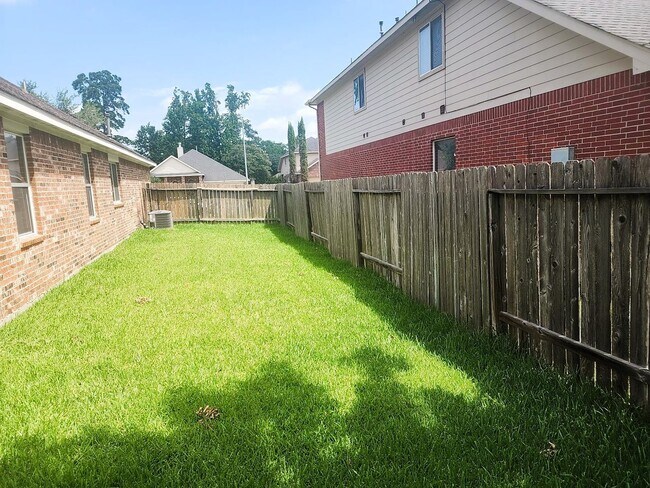 Building Photo - 1014 Spring Lakes Haven