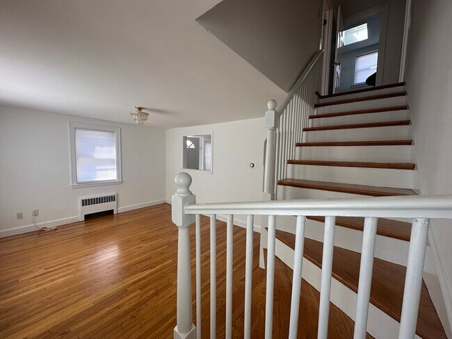 Building Photo - 206 Adams St