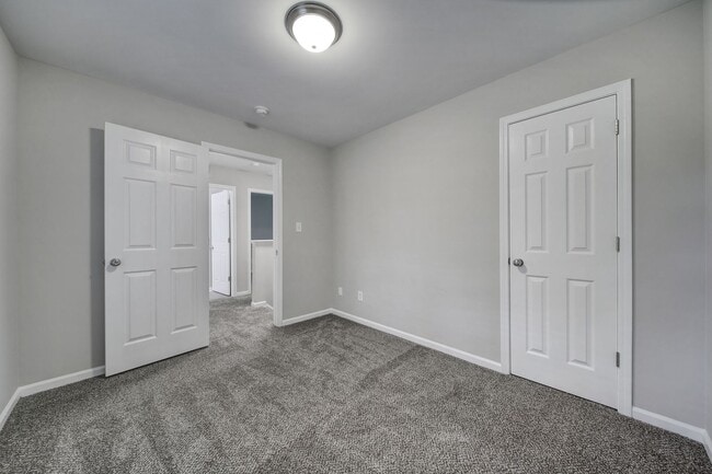 Building Photo - Lovely 4 Bed 2 Bath Home in Charlotte!