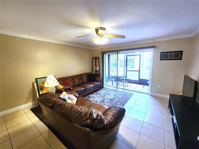 Building Photo - 2720 Hidden Lake Blvd