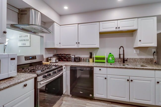 Building Photo - 6871 Alvarado Rd