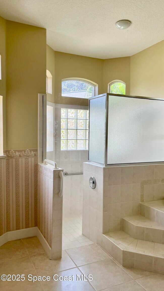 Building Photo - 2304 Addington Ct