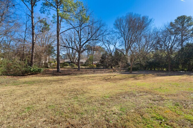Building Photo - Charming 2-Bedroom End Unit townhome Avail...