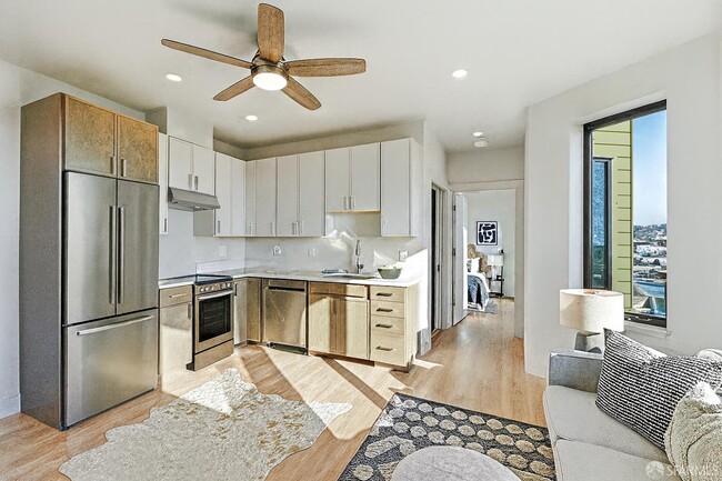 Building Photo - 3945 Judah St