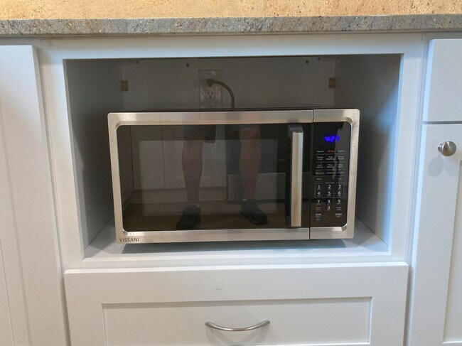 Airfryer/microwave combo - 208 Mayan Ter