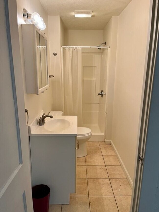 Building Photo - 118 Kirk Ave