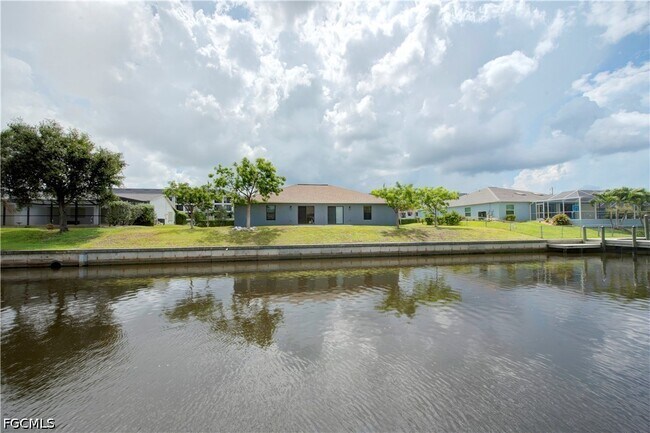 Building Photo - 3520 SW 17th Ave