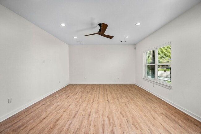 Building Photo - 5700 Elysian St