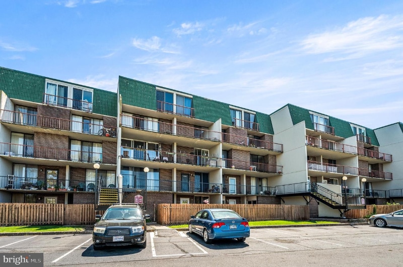 Building Photo - 4411 Forest Ln