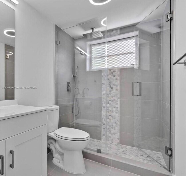 Building Photo - 520 79th St