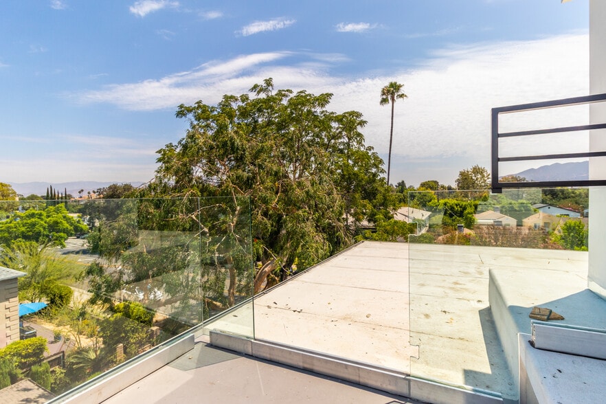 Building Photo - 4295 1/2 Tujunga Ave