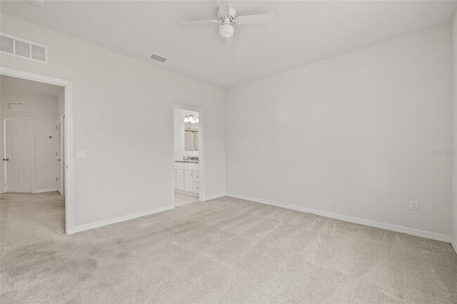 Building Photo - 1950 Lake Ridge Blvd