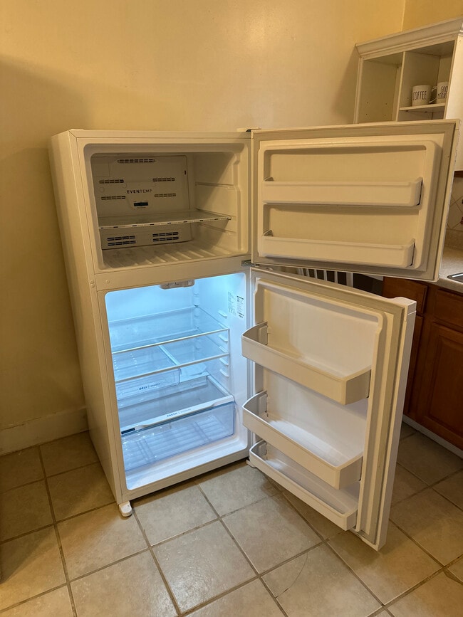 Building Photo - 1315 China St