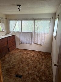 Building Photo - 13 Electric St