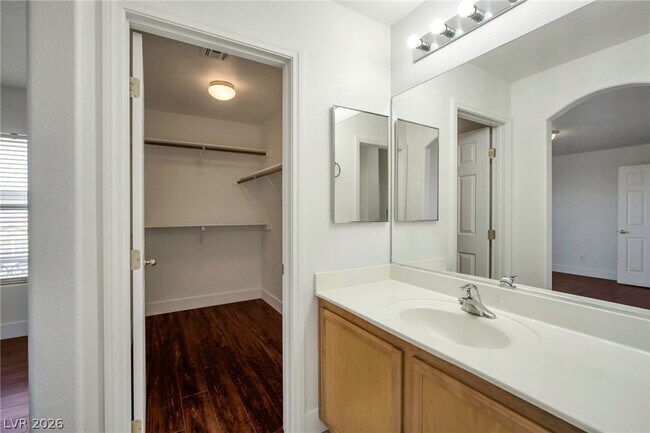 Building Photo - 9711 W Spinnaker Creek Ave