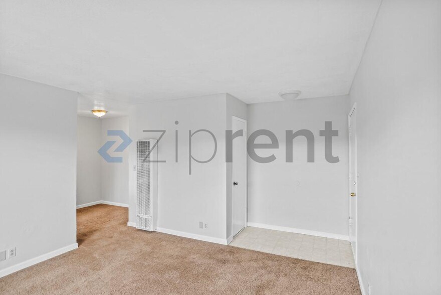 Building Photo - 1185 Meadow Ln