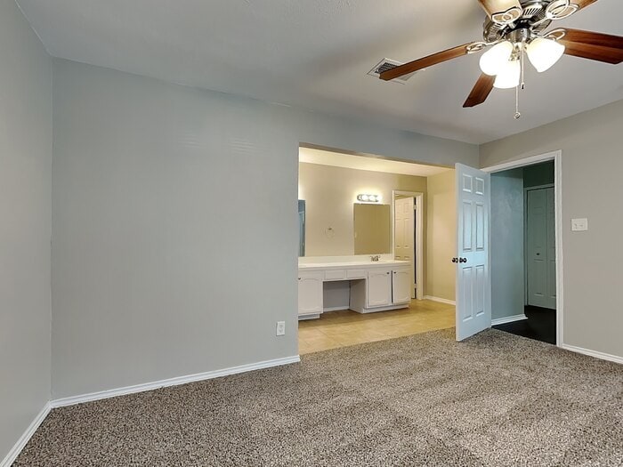 Building Photo - 7621 Pebble Beach Dr