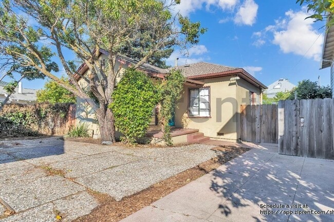 Primary Photo - 1052 45th St