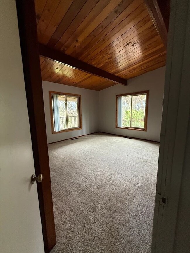 Building Photo - 174 Sunset Ln