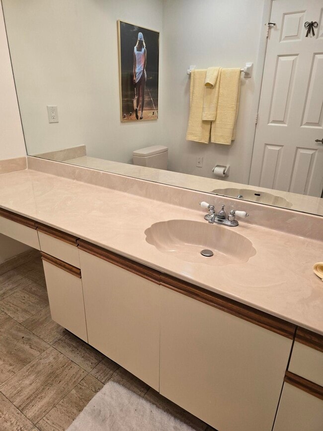 Building Photo - 7484 La Paz Blvd