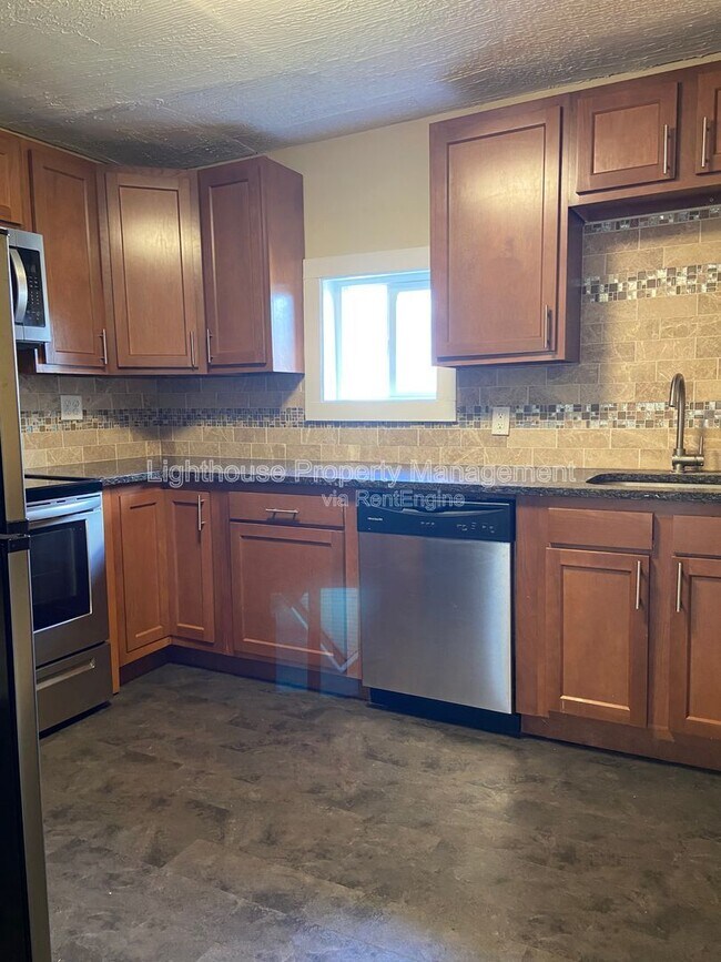 Building Photo - 223 E North St