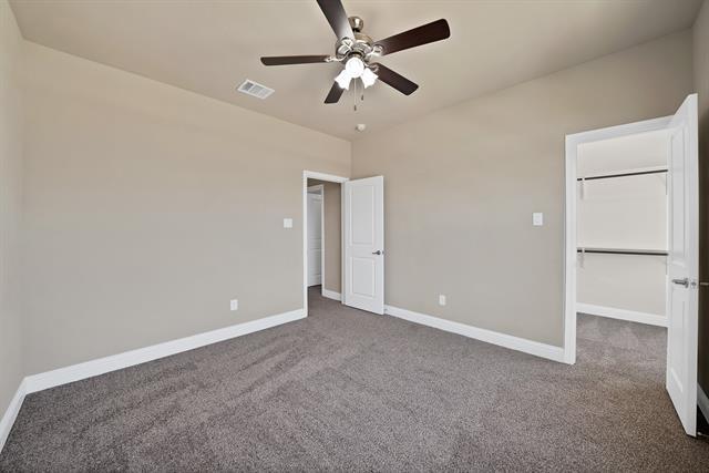 Building Photo - 2003 Oleander St